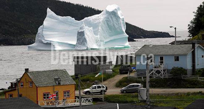 Dunfield near Triniity Iceberg and Houses from Lookout July 14 2008